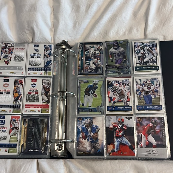 Binder full of football cards $210 or best offer - Picture 5 of 16